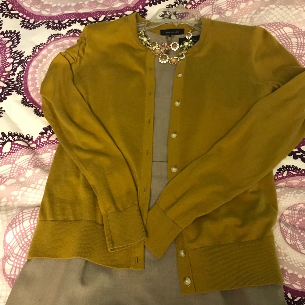 Tahari Size 4 Dress